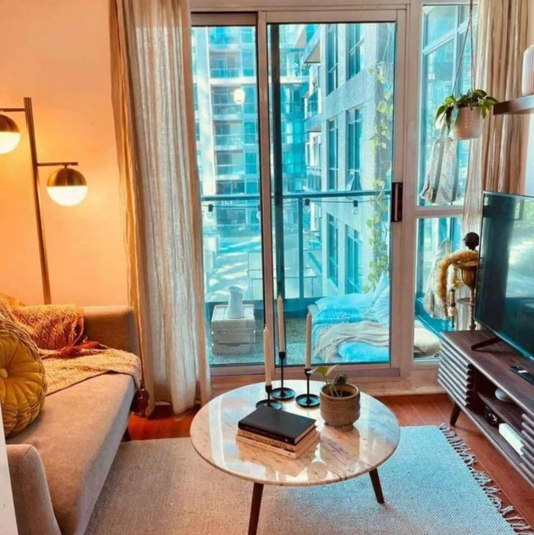Studio For 2 In Downtown Toronto Canada